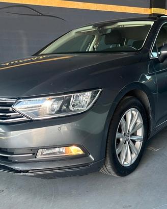 Volkswagen Passat 2.0 TDI DSG Comfortline BlueMoti