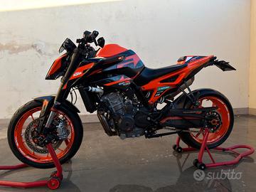 ktm duke 890
