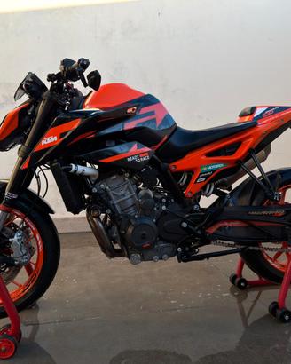 ktm duke 890
