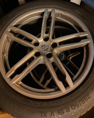 Cerchi macan 19 con gomme invernali 19