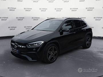 Mercedes-Benz GLA 180 Automatic Premium NIGHT...