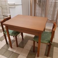 Tavolo cucina allungabile e sedie 
