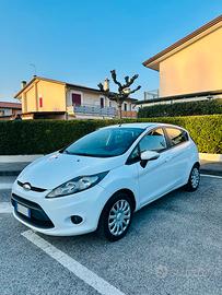 Ford Fiesta 1.2 82 CV 5P Titanium