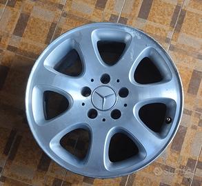 Cerchi in lega Mercedes Benz 225/50 R16