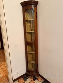 Elegante Angoliera a Vetrina in Stile Biedermeier