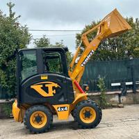 P132 Mini pala cabinata - terna 4x4x4 targata