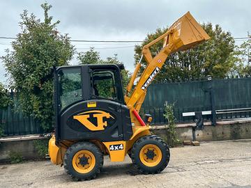 P132 Mini pala cabinata - terna 4x4x4 targata