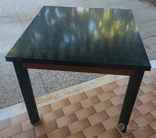 Tavolo in legno con apertura a libro 
