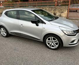 RENAULT Clio TCe 12V 90 CV 5 porte Moschino Zen