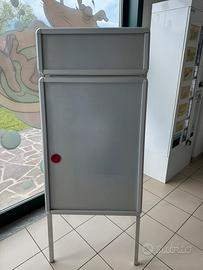 Cavalletto pubblicitario bifacciale in alluminio