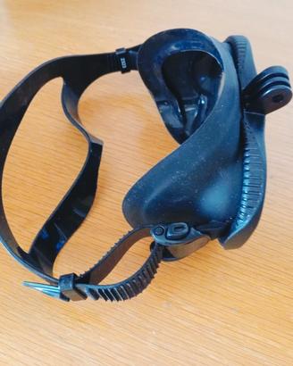Maschera Beuchat adattata per Go_Pro