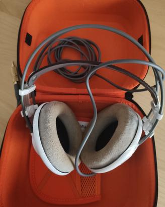 Bellissime cuffie AKG K701 con custodia.