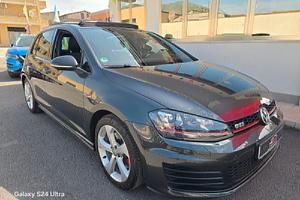 Volkswagen Golf GTI Performance 2.0 TSI 5p. BlueMo