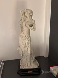 Scultura porcellana “bosquit”di Giovanni  Barbetta