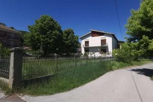 Villa Signorile con Ampio Giardino Privato a Bagna