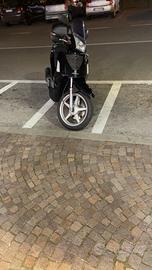 Kymco people s 200