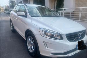 Volvo XC 60  04/2017  CV 150 kW 110