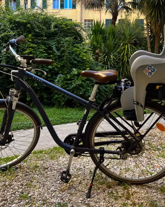 Bici  Elops 900 e pedala assistita