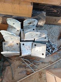 staffe metalliche a forma di U