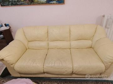 Coppia di divani in pelle 