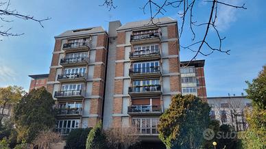 Appartamento tricamere con posto auto scoperto