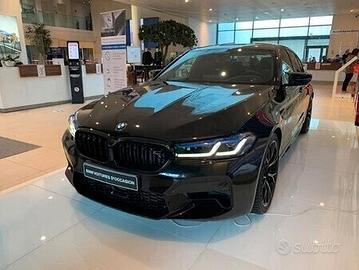 DISPONIAMO DI RICAMBI AUTO bmw m5 f90 2024 MATERIA