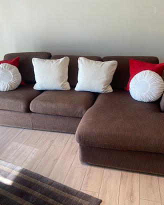 Divano tre posti con chaise longue