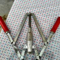 Tappatrice manuale vintage per tappi di sughero