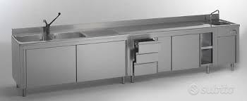 Tavoli , lavelli e cappe in acciaio inox