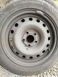 4 cerchi con gomme invernali 205/55 R16 