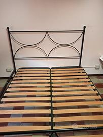 letto matrimoniale con doghe