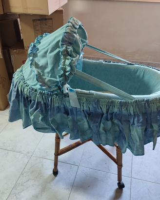 Culla in vimini con cappottina vintage