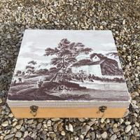 Scatola vintage in cartone