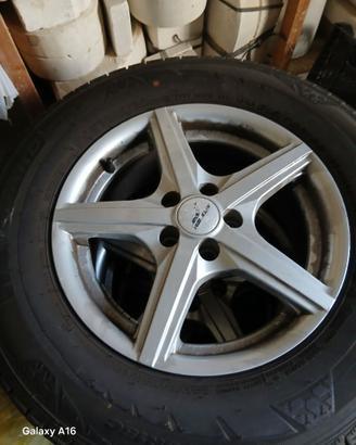 PNEUMATICI CON CERCHI LEGA SUBARU FORESTER