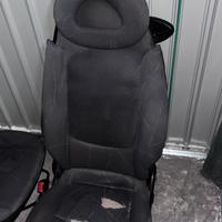 Sedili piu cruscotto piu pannelli porte