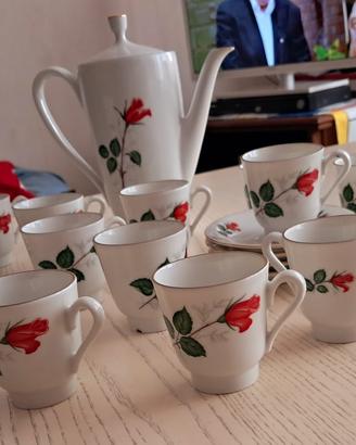 servizio caffe' anni 60 bianco con rose rosse