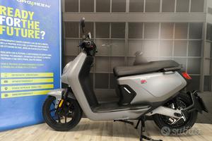 Niu MQi GT100 PROMO Staffa e bauletto PRONTA CONSE