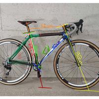 Bici ciclocross con 2 cerchioni in aggiunta