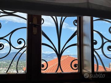 Casa unica nel suo genere. Vista golfo Circeo