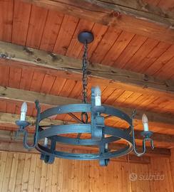 Lampadario rustico in ferro battuto – 5 punti luce