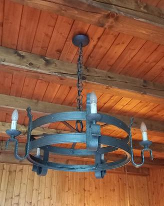 Lampadario rustico in ferro battuto – 5 punti luce