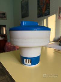 Contenitore per cloro per piscine