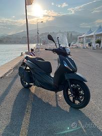 BEVERLY 400 DEEP BLACK