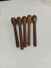 Antico utensile da bottaio per botti da vino