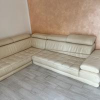 Divano semerarato in pelle