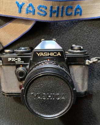 YASHICA FX-D Quartz reflex 35mm