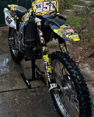 SUZUKI RMZ 450 PISTA