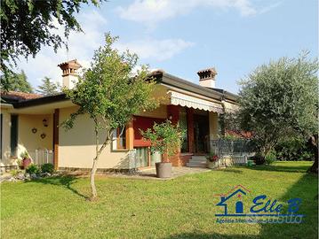 CORMONS - Brazzano Villa indipendente con ampio gi