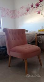 Poltroncina rosa stile inglese