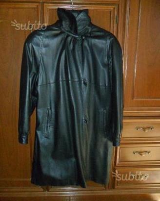 Giacca donna lunga in pelle nera della "Saturni"